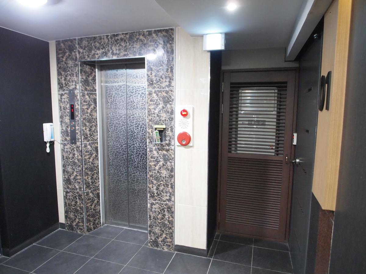Auberge de jeunesse J *